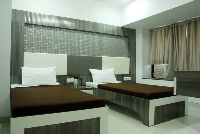غرفة تنفيذية بسرير مزدوج بإطلالة على المدينة، Hotel City View 4/6