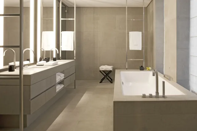 1 Bedroom, Panoramic, Suite, King Bed, Duomo View, Armani Hotel Milano 2/2