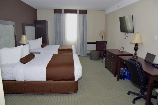 Coast, Superior, 2 Queen Beds, Top Floor، Coast Lethbridge Hotel and Conference Centre 2/10