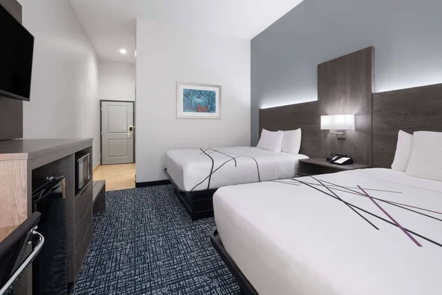 غرفة بسريرين كوين لذوي الإعاقة، La Quinta Inn & Suites by Wyndham Muskogee 2/10