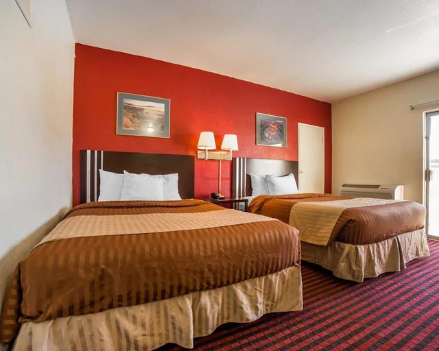 Room, 2 Queen Beds, Accessible, Rodeway Inn At Lake Powell 2/5