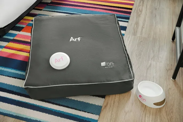 غرفة بسرير كينج لذوي الإعاقة، Aloft Indianapolis Downtown 4/4
