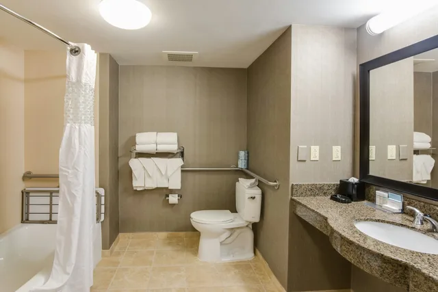 غرفة بسرير كينج لذوي الإعاقة، Hampton Inn & Suites Mt. Juliet 3/4