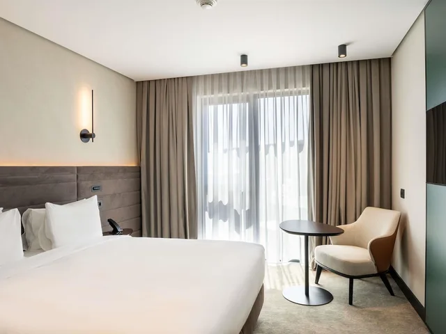 غرفة تنفيذية بسرير كينج، Novotel Tbilisi Center 1/10
