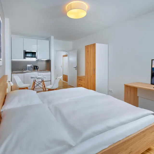 Superior, Studio, King Bed, DownTown Suites Kodanska 2/4