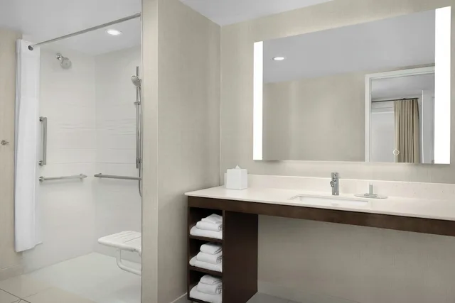 جناح بسرير كينج لذوي الإعاقة، Residence Inn By Marriott Charlotte Northlake 5/5