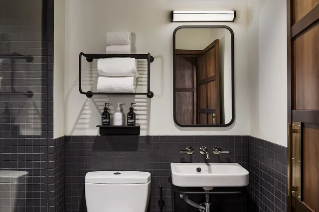 غرفة مريحة بسرير كوين بإطلالة، The Hoxton Portland 5/7