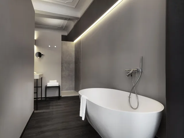 جناح تنفيذي بسرير كينج، Hotel Harmony 4/5