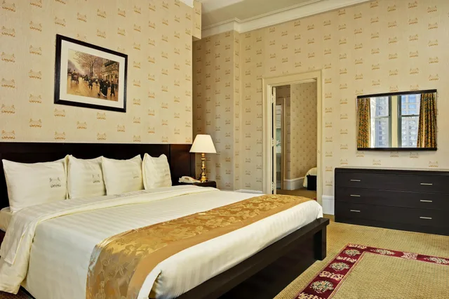 جناح عائلي بسرير كينج وسريرين مزدوجين، The Congress Plaza Hotel 2/7