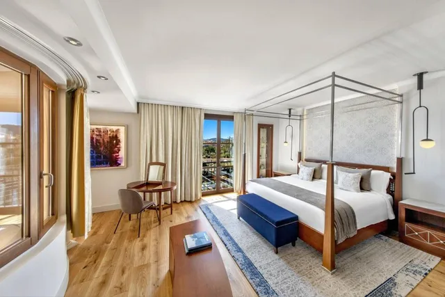 1 Bedroom, Astor, Suite, King Bed, Sea Front, Terrace, Large, Main Building، St Regis Mardavall Mallorca Resort 2/7