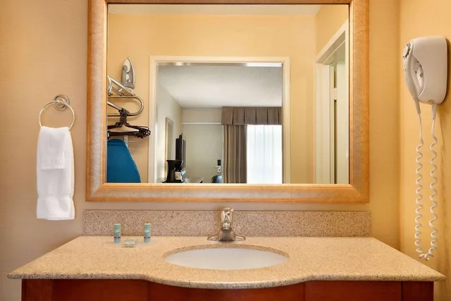 Room, 2 Queen Beds, Days Inn by Wyndham Culpeper 3/3