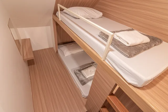 Private, Mixed Dorm, 2 Bunk Beds، The Victory View - Hostel - Adults Only 1/1