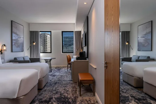جناح جونيور، Radisson Hotel Cape Town Foreshore 9/10