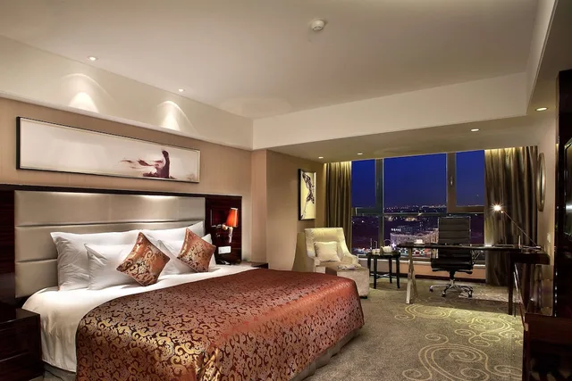 Deluxe, King Bed, Wyndham Wenzhou 1/1