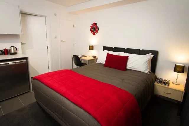 Compact, Studio, Queen Bed، 538 Great King Motel 1/4