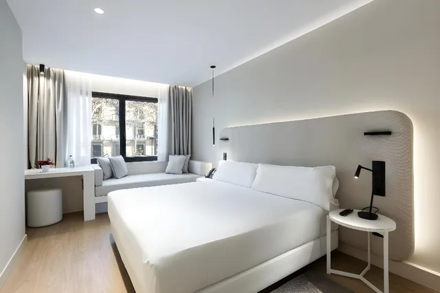 Design, Ramblas, Single, King Bed، Royal Ramblas 1/2