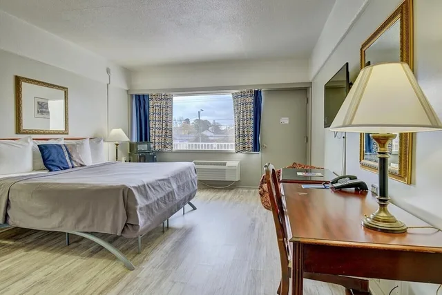 غرفة قياسية بسرير كينج لذوي الإعاقة، Motel6 Norfolk, VA – East Little Creek 1/4