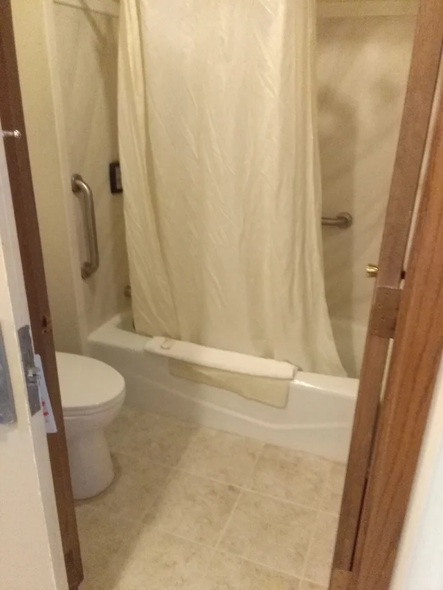 غرفة بسرير كينج، Travelodge by Wyndham Merrill 7/8