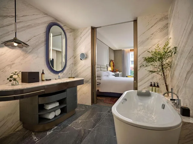 Fairmont Gold, King Bed, Lounge Access, High Floor، Fairmont Hanoi 3/4