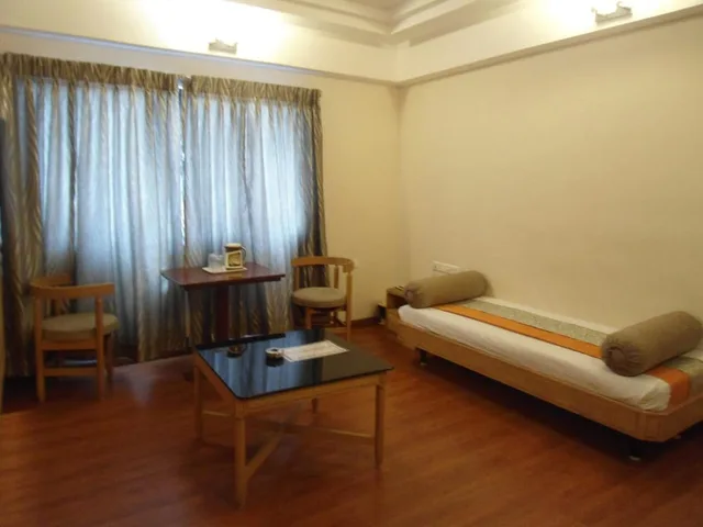 جناح، HOTEL RAJADHANE 7/8
