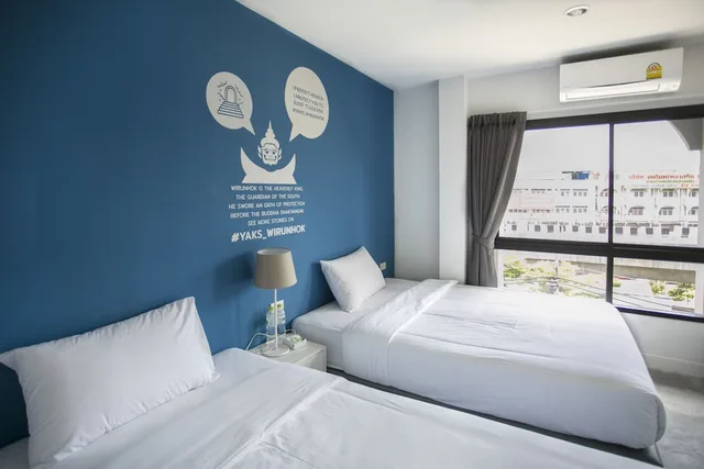 Private, Twin Beds, Shared Bathroom, Yaks Hostel 1/3