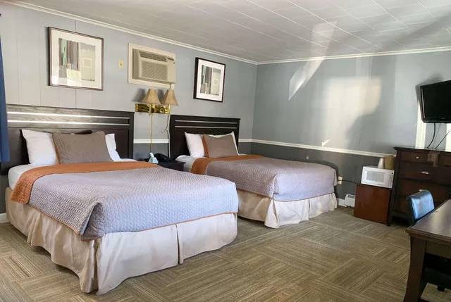 غرفة بسريرين كوين، Travelodge By Wyndham Lincoln Near White Mountain 1/1