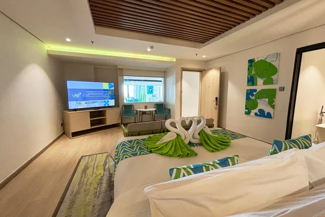 فيلا بمسبح خاص، Lime Resort Manila 1/7