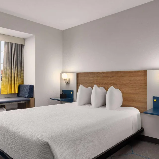 غرفة بسرير كوين لذوي الإعاقة، Microtel Inn & Suites by Wyndham Independence 3/10