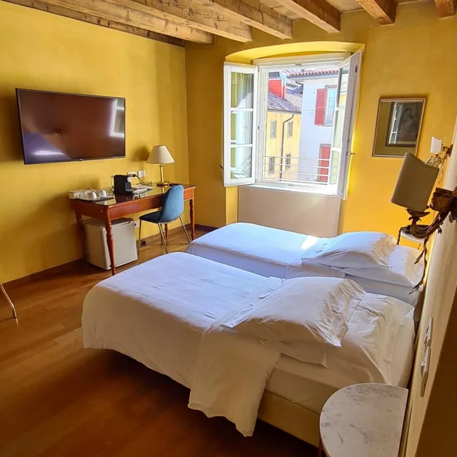 Superior, Double or Twin Bed, City View, Hotel Piazza Vecchia 4/8