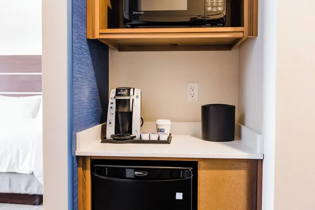 غرفة قياسية بسرير كينج، HOLIDAY INN EXPRESS & SUITES WEST EDMONTON-MALL AREA 4/4