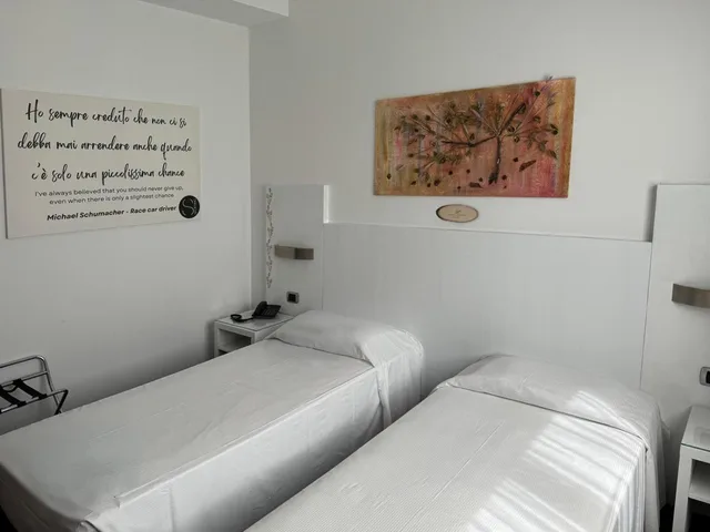 غرفة بسريرين منفصلين، B&B Hotel Cologno Sporting 3/8