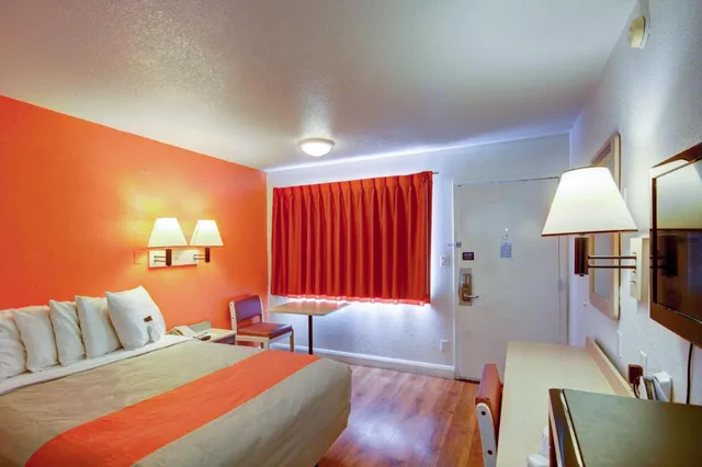 غرفة بسرير كوين، Motel6 Saint George, UT - University/Historic Downtown 3/8