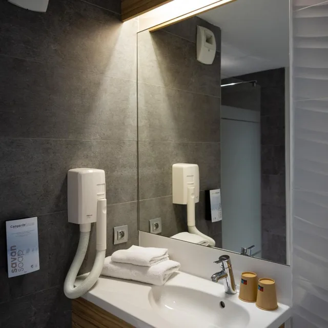 غرفة قياسية ثلاثية، CAMPANILE LIMOGES CENTRE - GARE 7/10