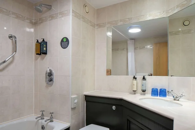 جناح بسرير مزدوج مع أريكة، Glasgow Argyle Hotel, BW Signature Collection 4/4