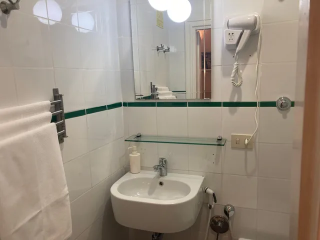 غرفة قياسية رباعية، Indipendenza Hotel 4/6