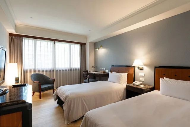 Elite, Twin Beds, National 3/10
