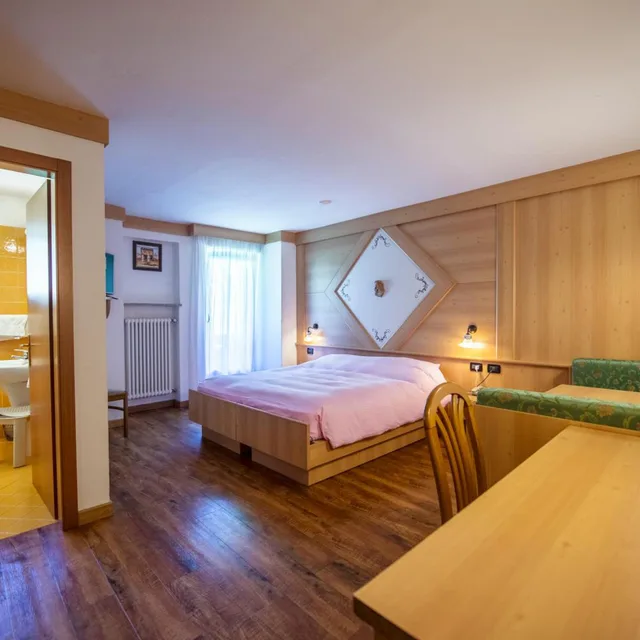Room, Double or Twin Bed, Mountain View, HOTEL CHALET PINETA 4/6