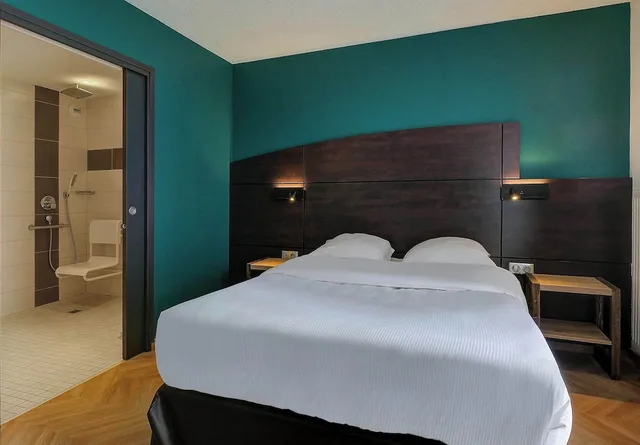 غرفة بسرير مزدوج لذوي الإعاقة، B&B HOTEL Montbeliard-Sochaux 2/4