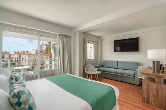 My Favorite Club, Junior Suite, Sea View، Hotel Costa Malaga (Adults Recommended) by Pierre & Vacances 2/3