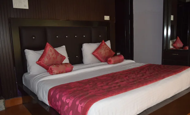 غرفة ديلوكس بسرير مزدوج للمدخنين لذوي الإعاقة، Trishul Hotel 1/4