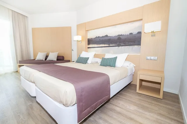 غرفة قياسية بسرير مزدوج بشرفة، Eix Lagotel Holiday Resort 3/9