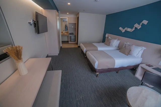 غرفة سوبيريور بسريرين منفصلين وسريرين مزدوجين، Liv Hotel Zona G 1/6