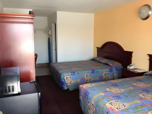 Room, Queen Bed, Accessible, Colton Inn 1/1