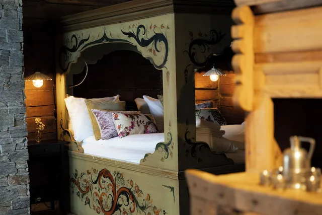Historical, Queen Bed, Store Ringheim Hotell and Restaurant 1/2