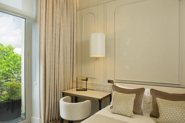 غرفة كلاسيكية بسرير كوين، Hotel Le Narcisse Blanc Spa 2/3
