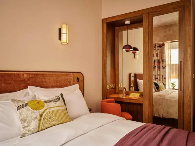 غرفة قياسية بسرير كينج، Sir Devonshire Square Hotel, part of Sircle Collection 1/7