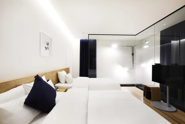 Garden, Suite, 1 King and 4 Single Beds، KYND HOTEL 1/2