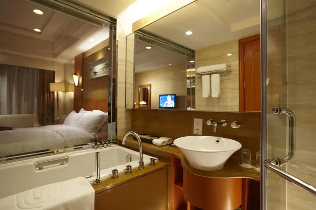 غرفة بسرير مزدوج، Dalian East Hotel 5/6