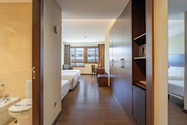 Room, Double Bed, with Child Extra Bed، COIA 5/5