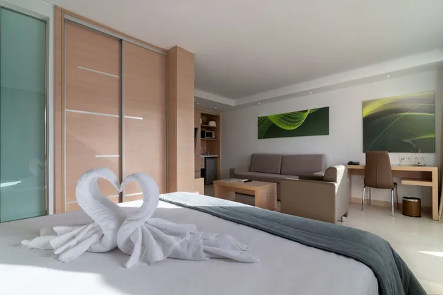 جناح جونيور بسرير كوين، Marina Elite Resort 1/4